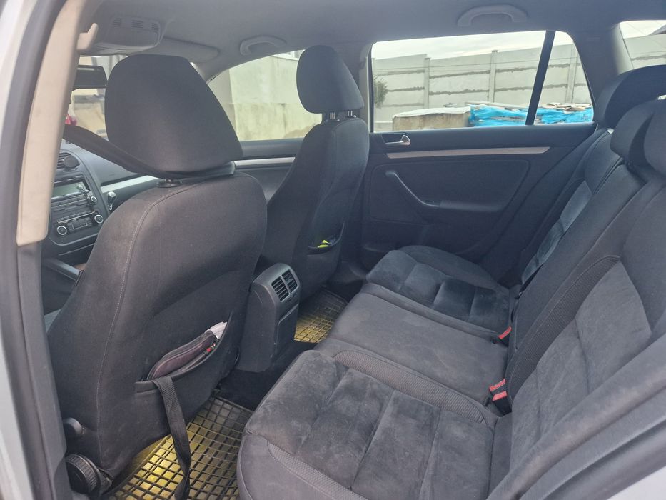 Volkswagen-Golf 5 (anul 2008)