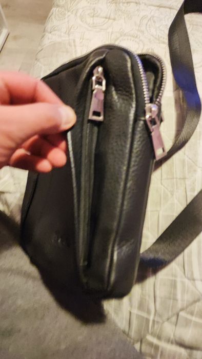 Кожена мъжка чантичка