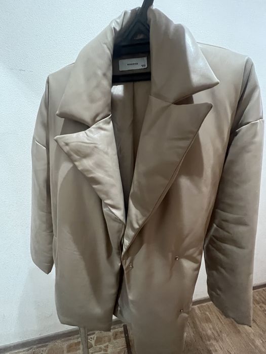 Продам теплую женскую куртку