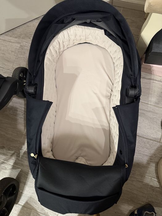 Бебешка количка Stokke