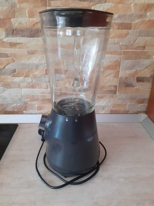 Blender Electrolux 1,5 l, 700 W, 5 trepte viteza + turbo