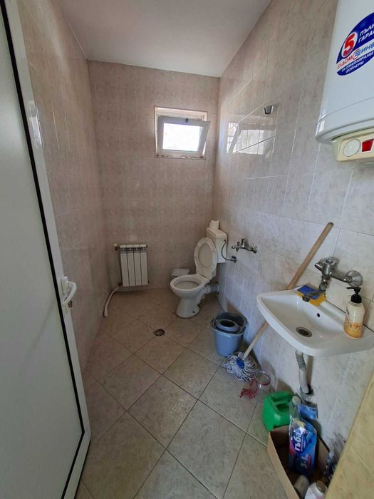 Автоцентър, Търговище, кв. Вароша, 240 кв.м.