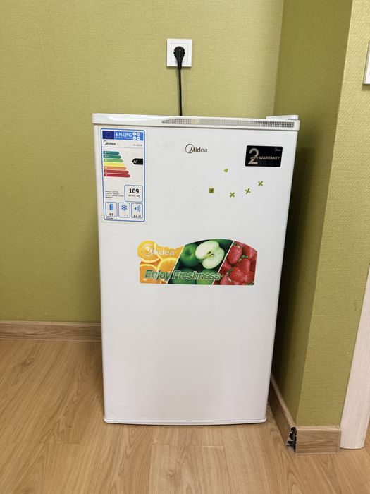 Продам мини бар холодильник