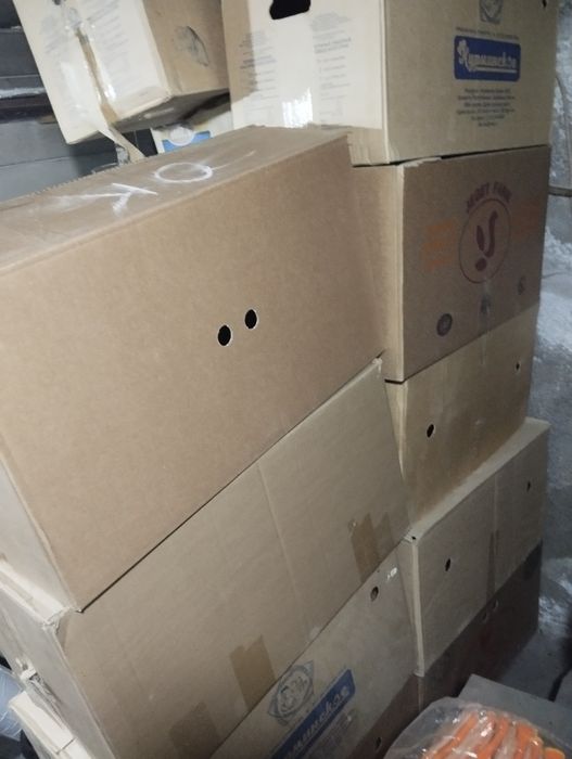 Продам коропки по 250