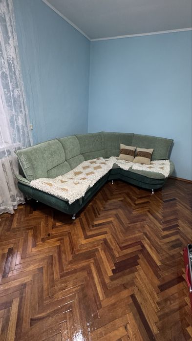 Диван угловой и кресло