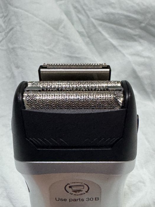 машинка бритва +триммер Braun