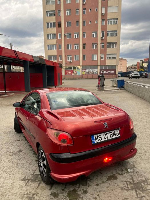Vând peugeot 206 cc schimb cu alte masini mai dau diferența