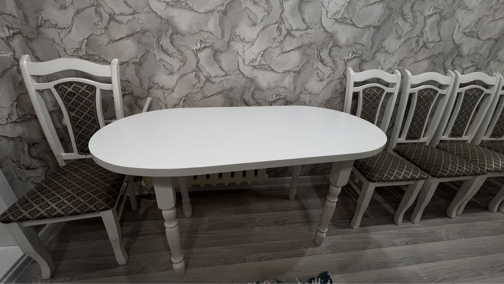 Продам кухонный стол