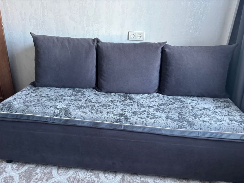 Продам диван в отличном состояни