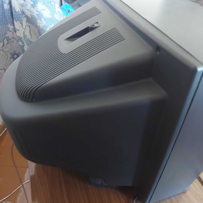 Продам     телевизор