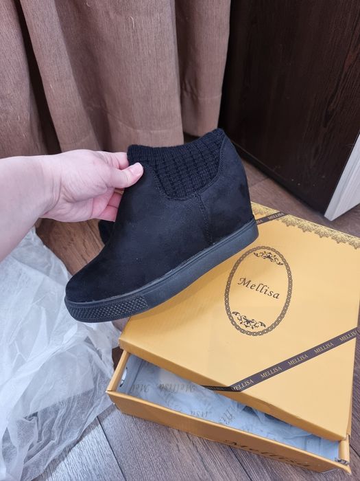 Дамски ботуши, тип чорап в черен цвят