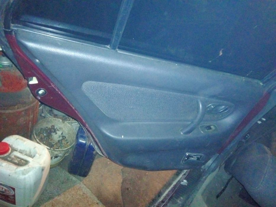 Обшивка дверей Митсубиси Галант