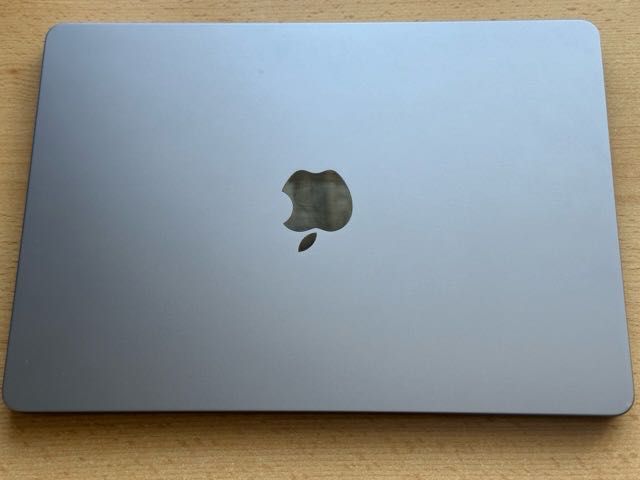 Laptop MacBook Air M2,  13.6”, Space Gray, MacOS