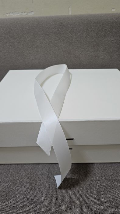 Продам подарочные коробки белые