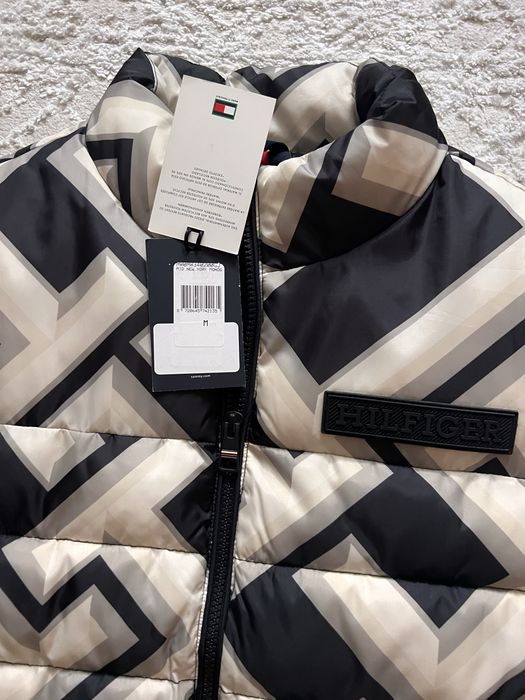Vesta Tommy Hilfiger editie limitata