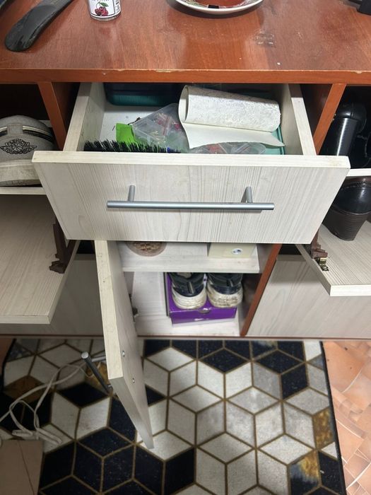 Продам тумбу для обуви