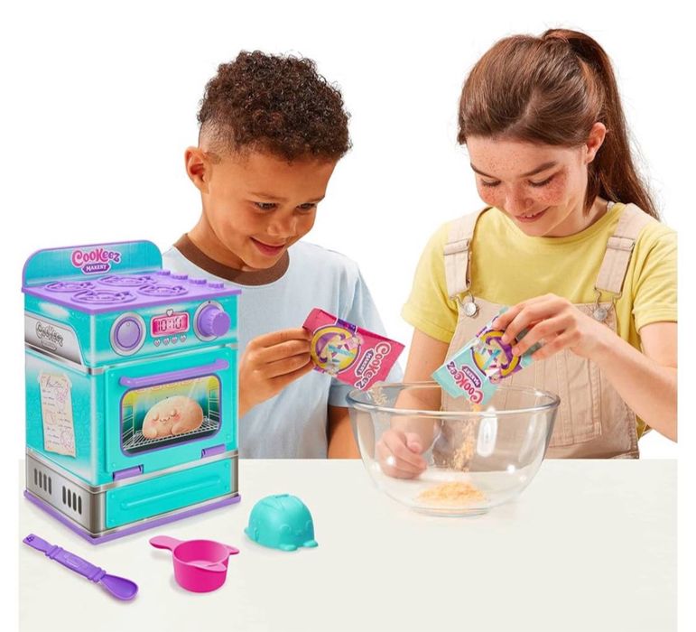 Cookeez Makery Baked Treatz. Mix & Make a Plush Best Friend!