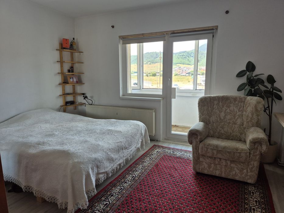 Apartament cu 3 camere, 72 mp, etaj 1, 2 locuri de parcare și 2 boxe – Strada Dacia, Codlea