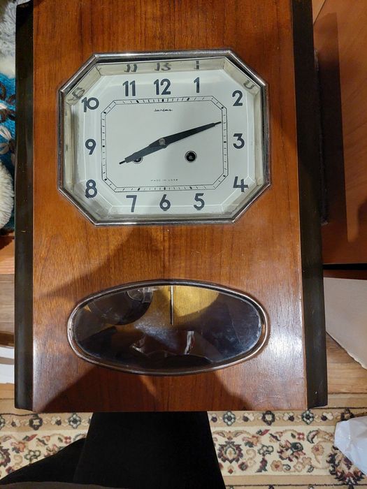 Настенные Часы  с курантами