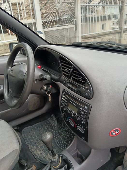 Ford fiesta 1.8 2001г