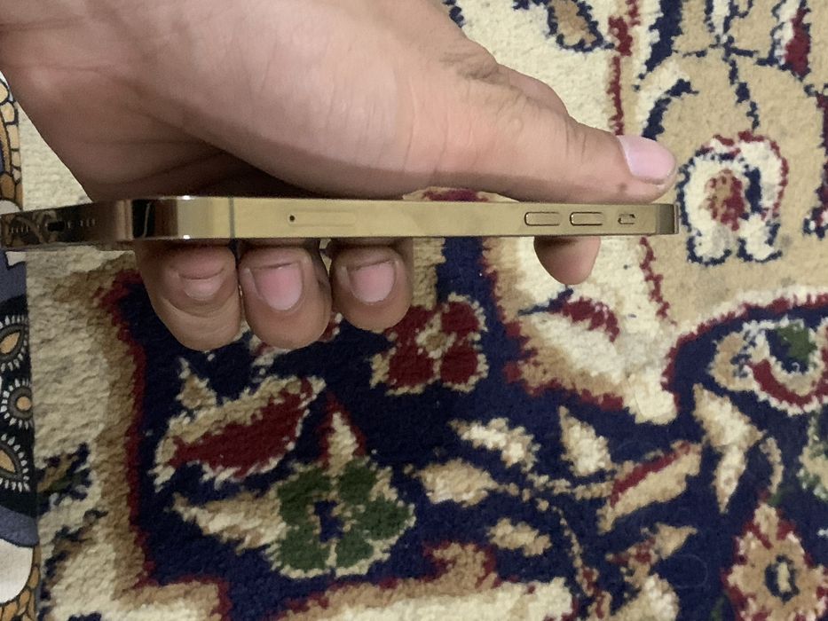 iphone 12 pro sotiladi 200$