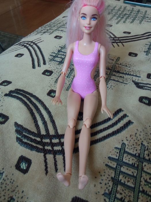 Vând păpușă Barbie 2023 varianta beach