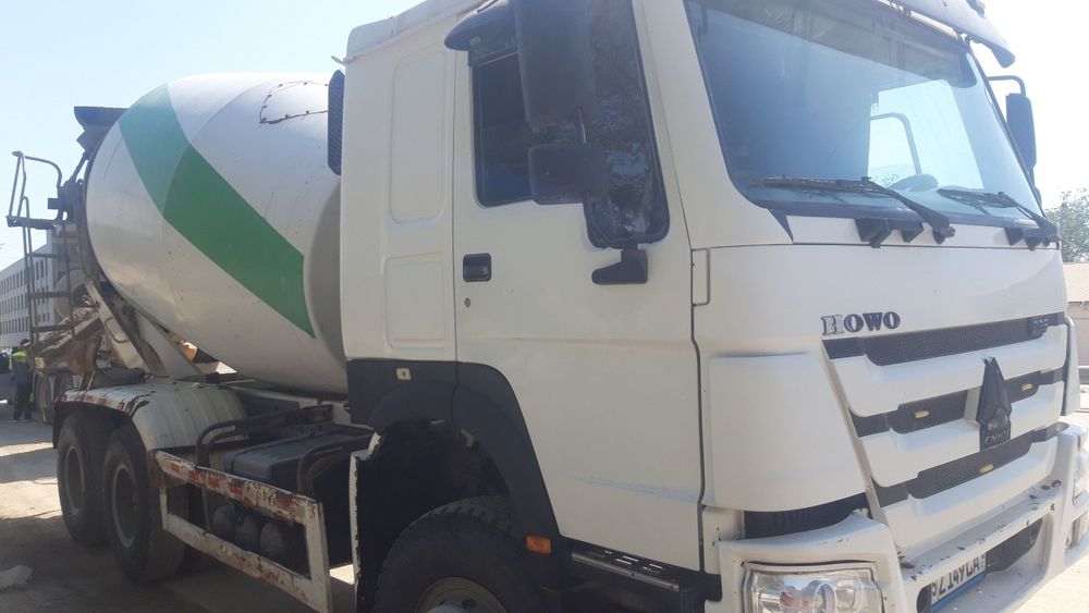 Продаётся  бетон миксер HOWO