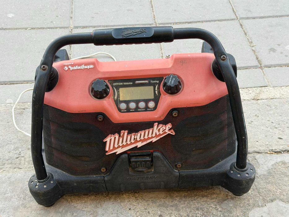 Строително радио Milwaukee Radio JSR 1218