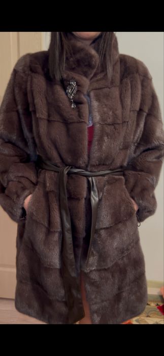 Шуба новоя размер 46