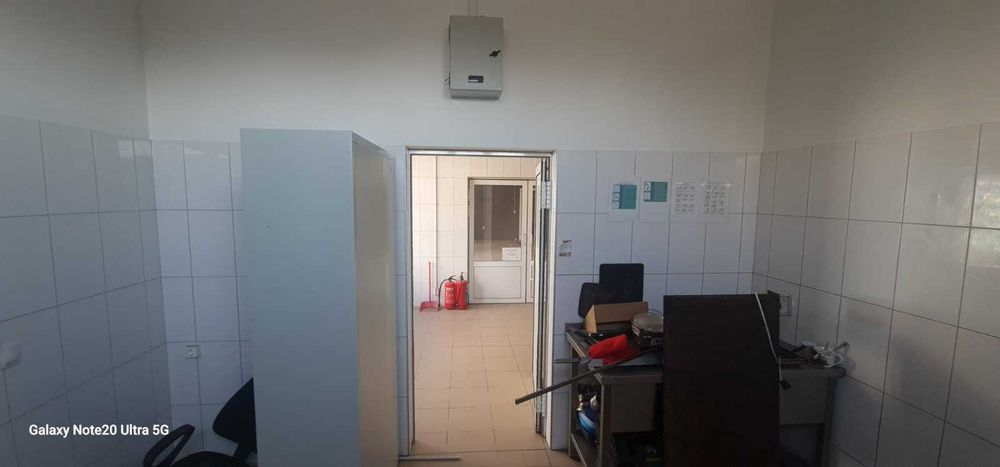 Търговски обект 120 кв.м на главен булевард в ж.к. Младост II