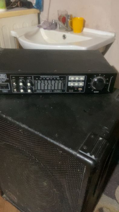 Vand statie cu tot cu boxe