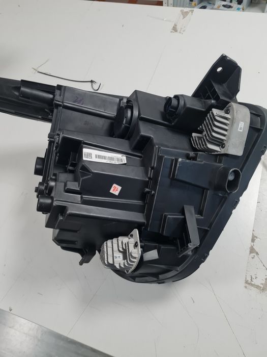 Ляв фар за Kia Sportage от 2022 до 2024