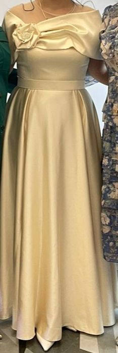 Той көйлегі сатылады