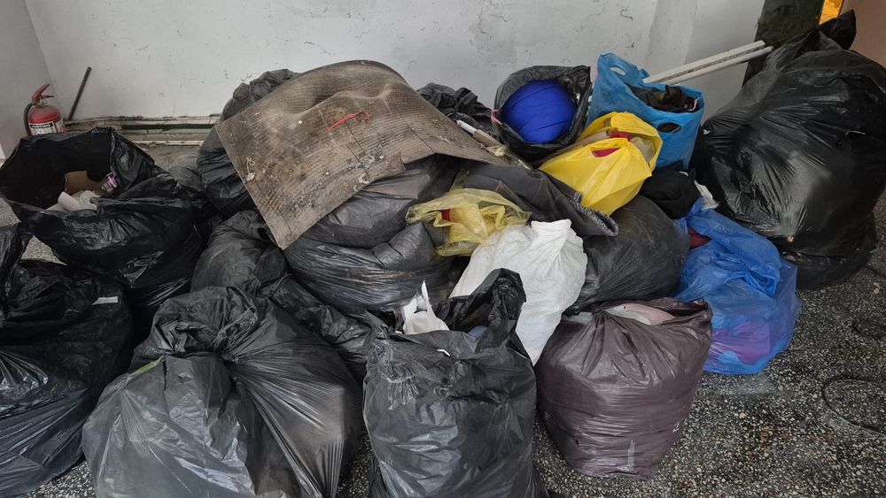 Transport debarasari mutari relocari demolari decopartari moloz 24/7