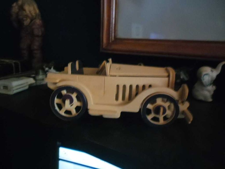 Продавам голям рейс с ремарке и 1 бр. пластмасова количка и други