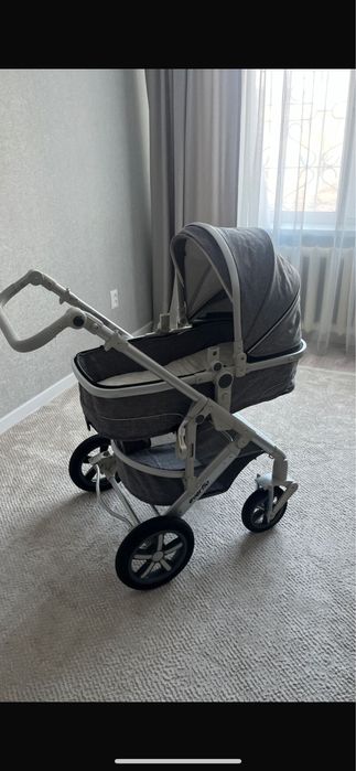 Прогулочная коляска димесезонная