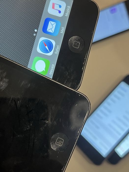 Ipod touch generatie 5 de 16 si 32 gb