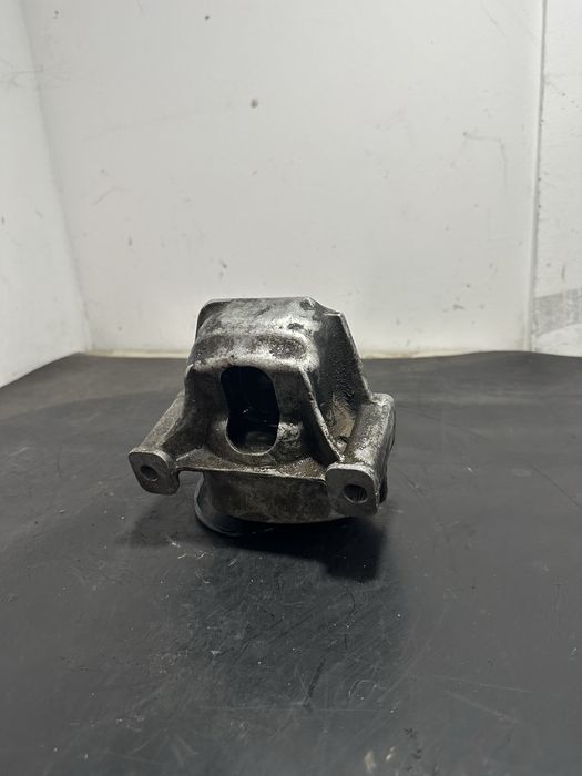 Tampon suport motor Audi A5 8T 2.7 TDI 2.0 TDI A4 B8 2.0 TDI 8R0199381