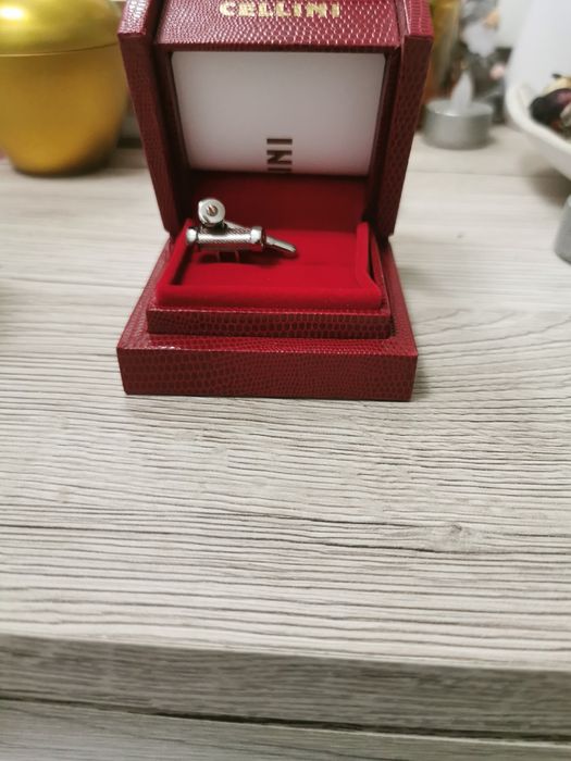 Vand butoni cellini noi cutie. factura