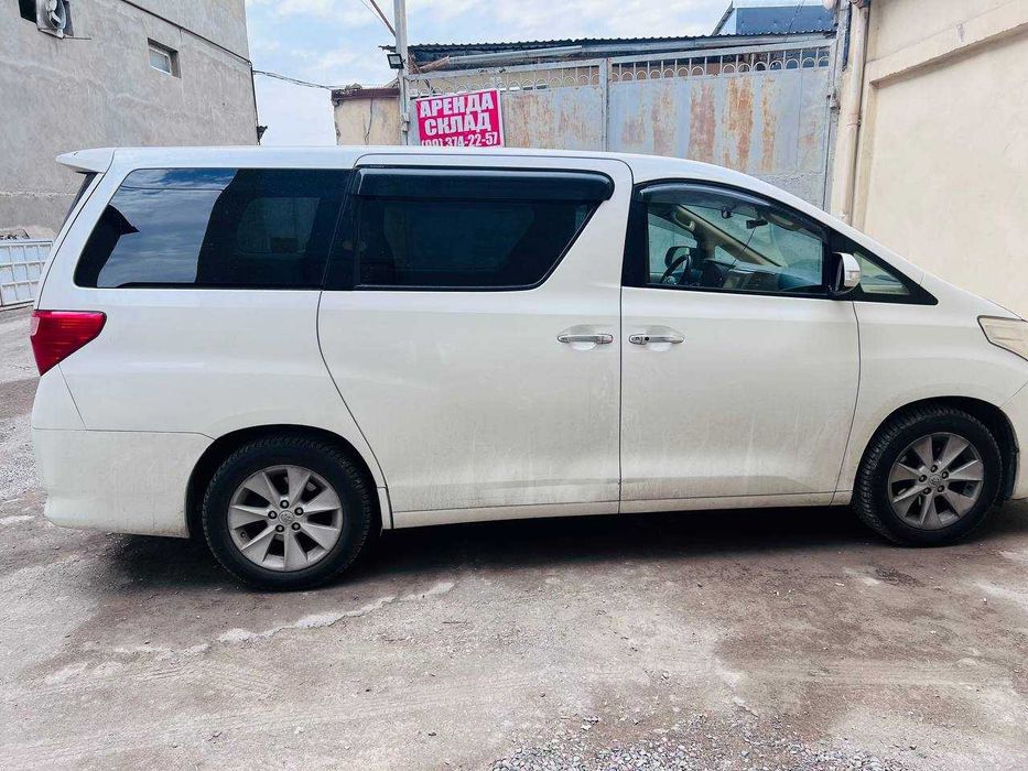 Toyota Alphard 2012