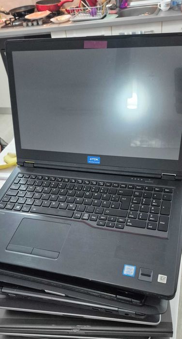 Lot 10 Laptop-uri