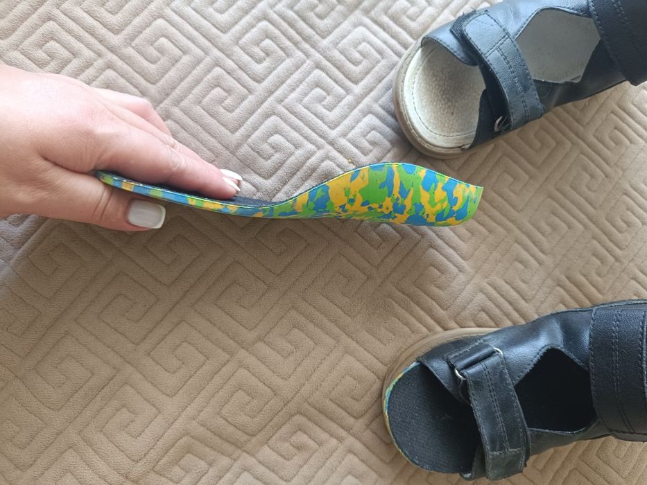 Продам кожаные ортопеды на мальчика , размер 32