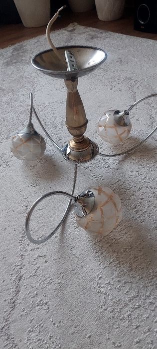 Люстра  б/у  3 плафона