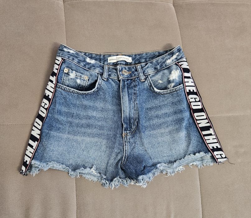 Blugi scurti Stradivarius