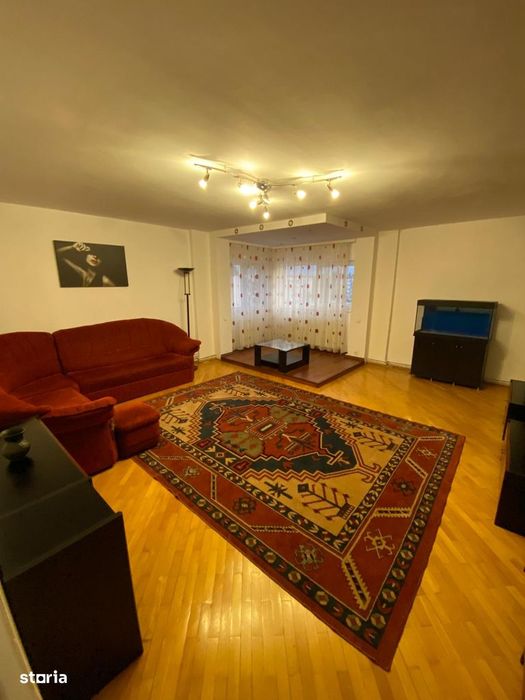 Apartament 4 camere (strada Zizinului)