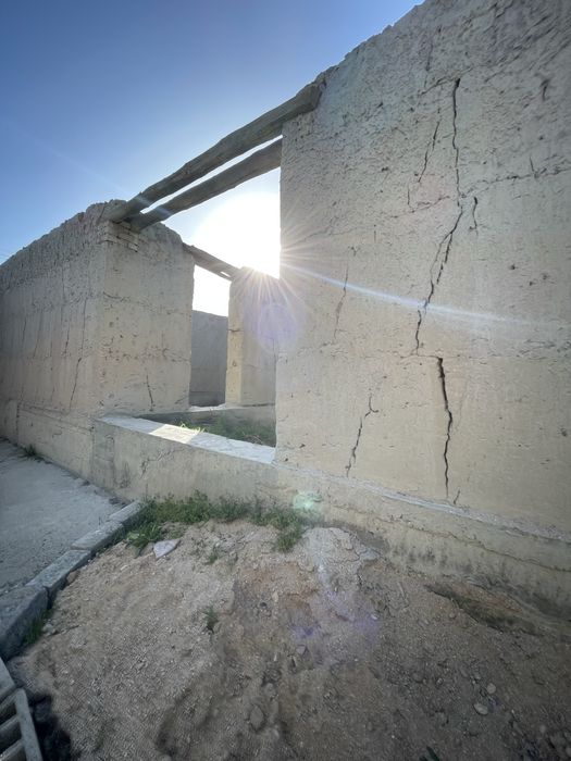 уч срочна сотилади