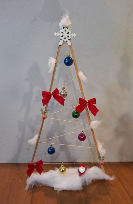 Нови ръчно изработени елхи и декорацийй