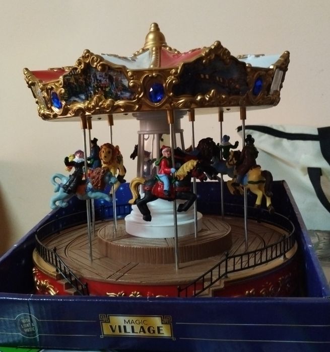 Голяма музикална коледна въртележка