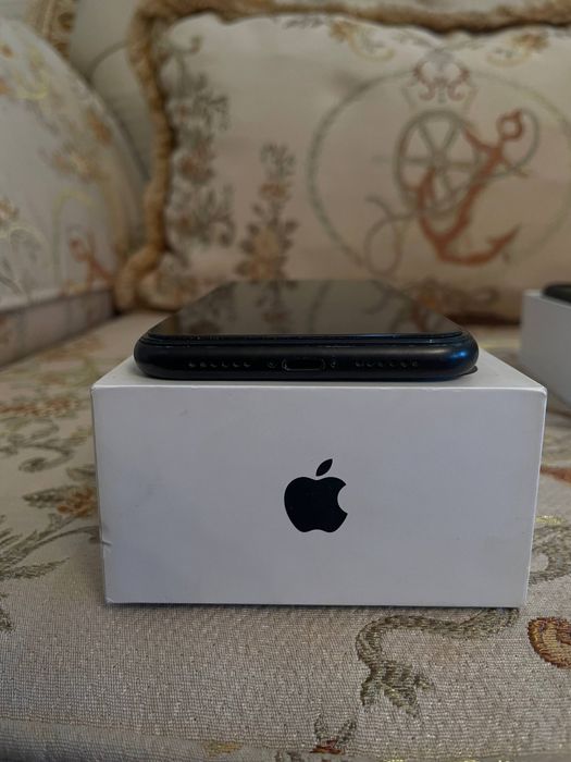 Iphone Xr продам 64гб 100акб