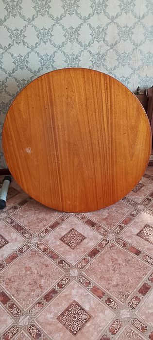 Продам стол в хорошем состоянии